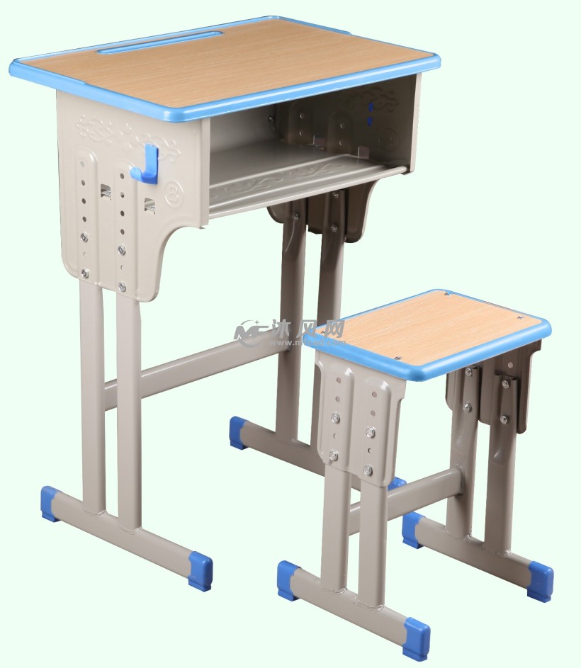 学校使用的课桌凳