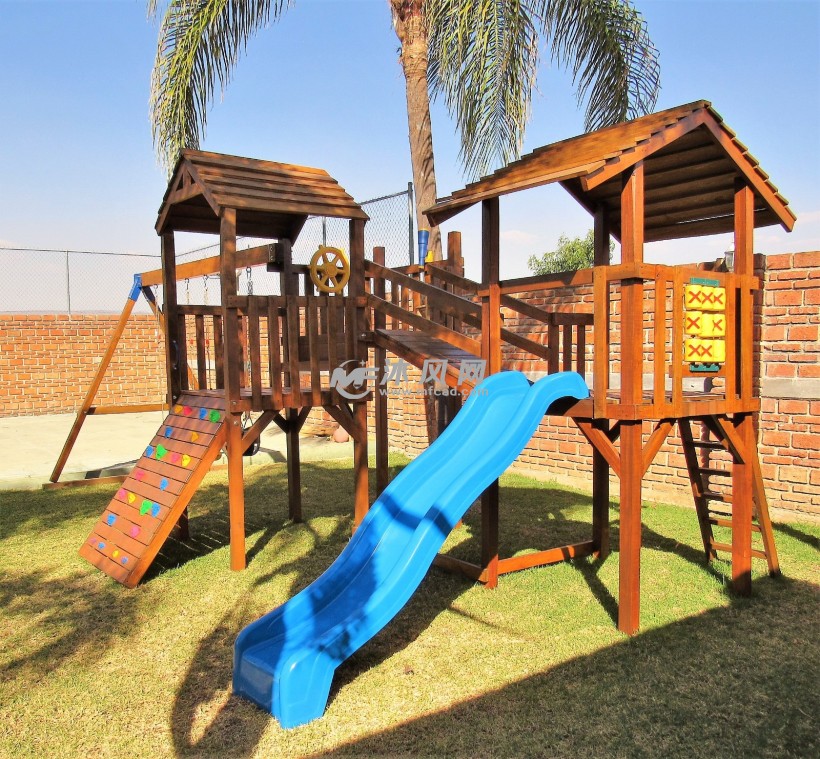 儿童玩耍滑滑梯设计模型